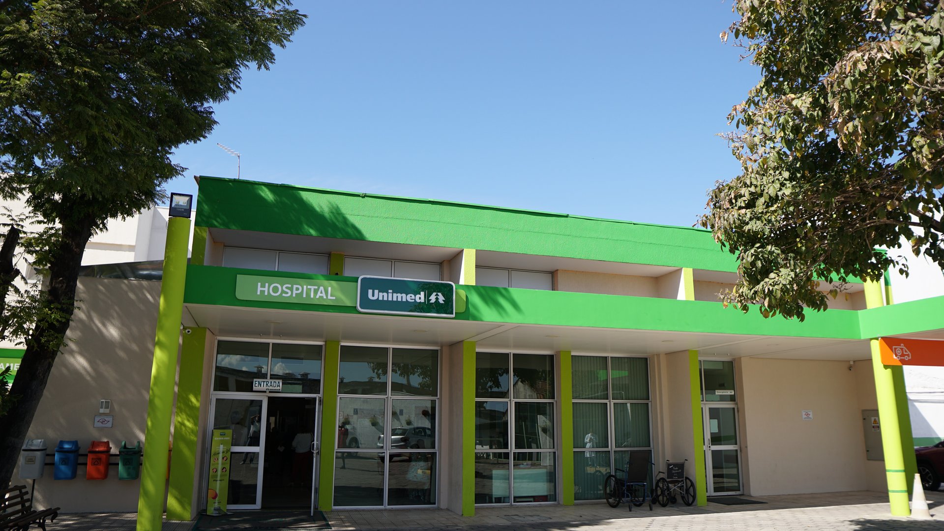Fachada e instalações do Hospital Unimed Lorena